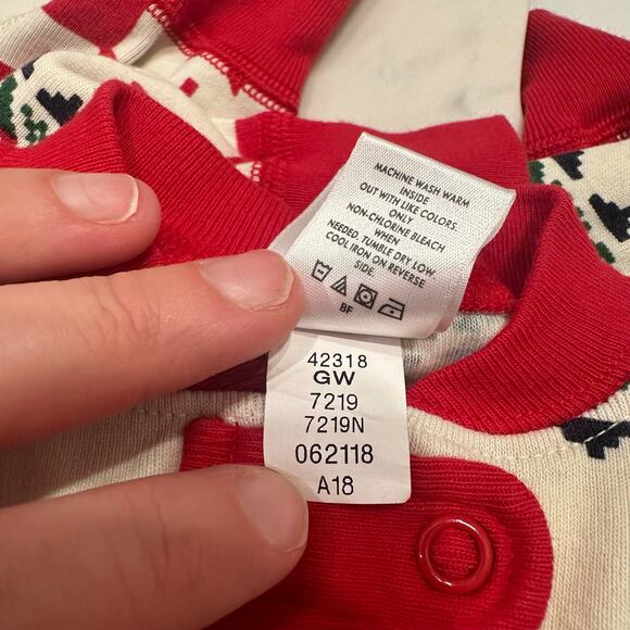 Hanna Andersson Dear Deet Holiday Zipper Sleeper Pajamas - Picture 7 of 8